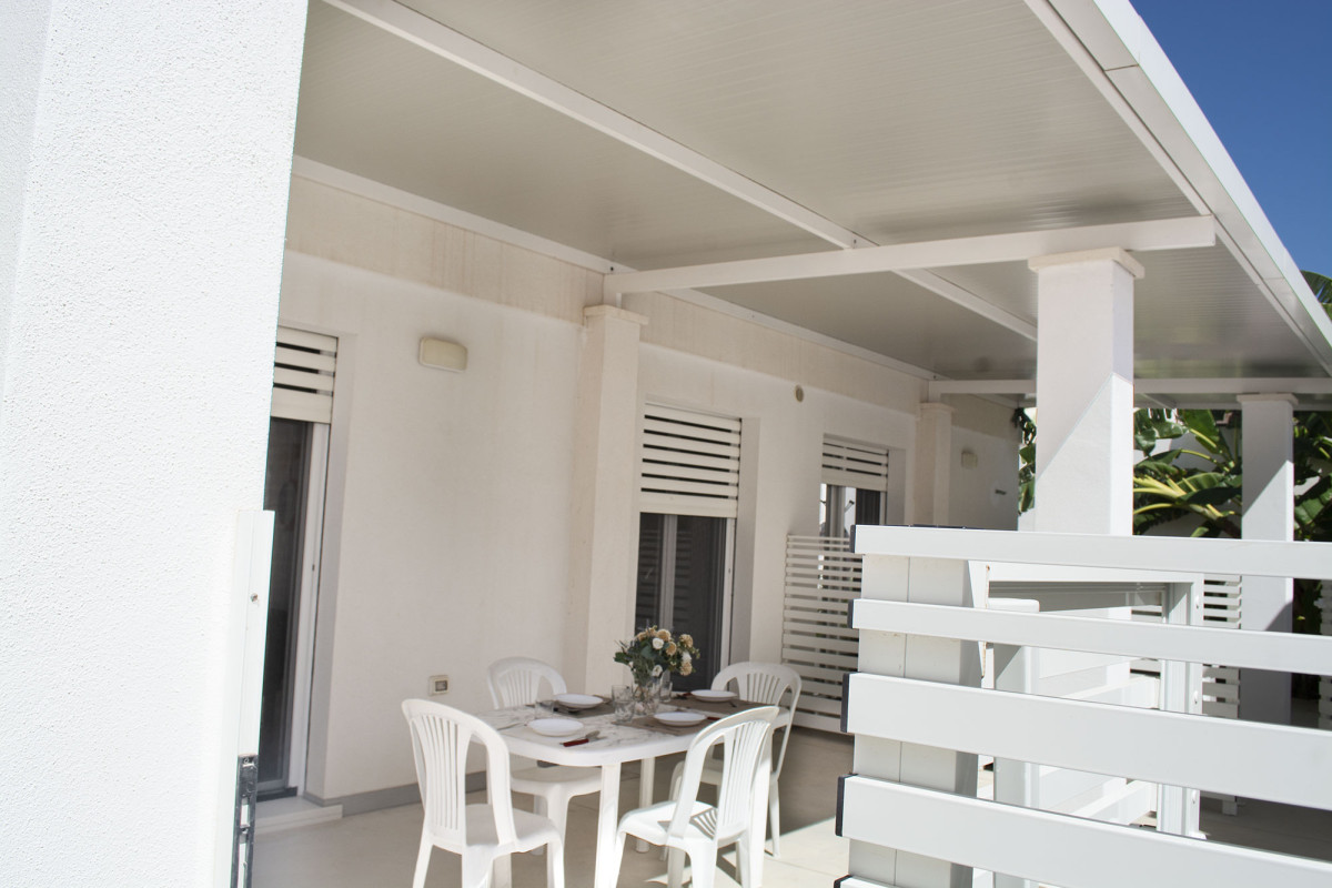 Moderno Appartamento Nel Centro di Torre San Giovanni